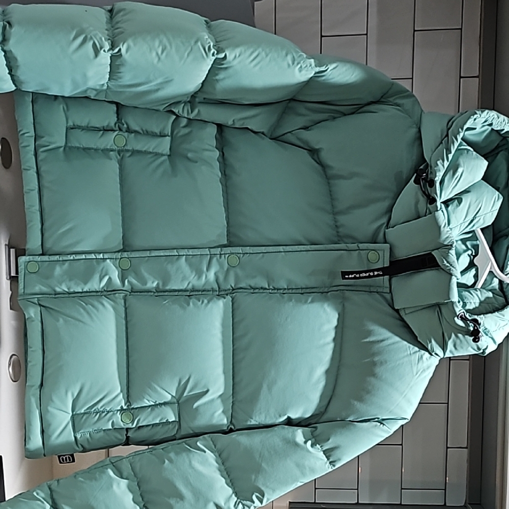 Aritzia Super puff jacket xs green with hood , new with tags